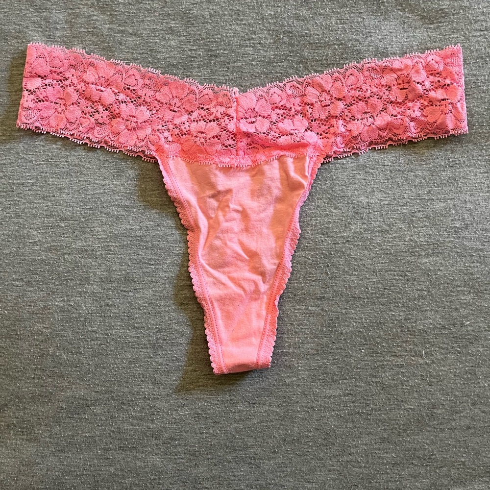 Women’s NWOT thong underwear
